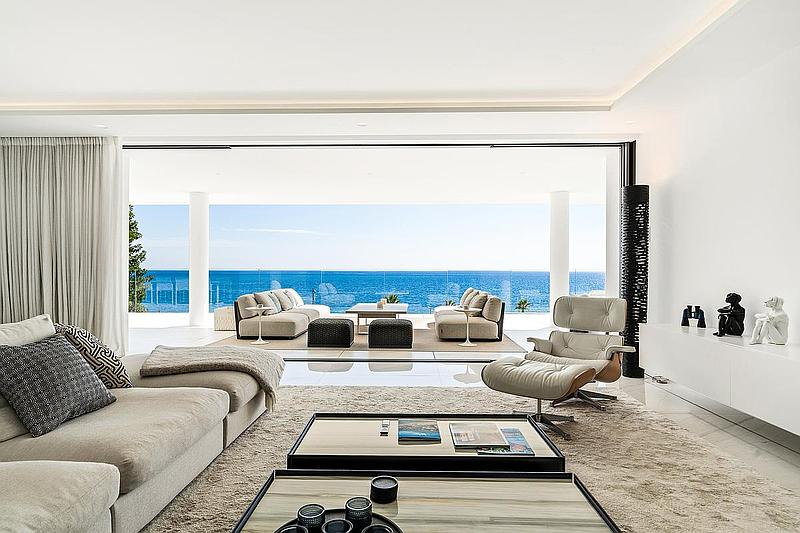 Piso de 4 Dormitorios en venta en Estepona