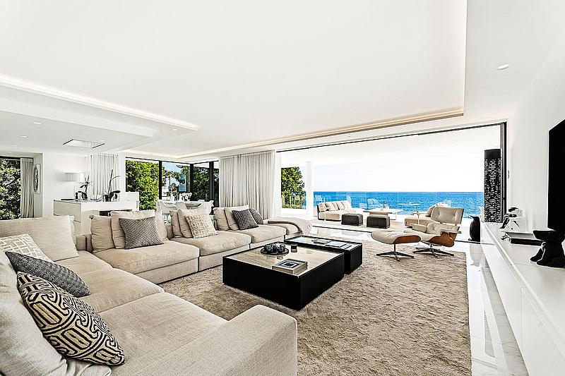 Piso de 4 Dormitorios en venta en Estepona