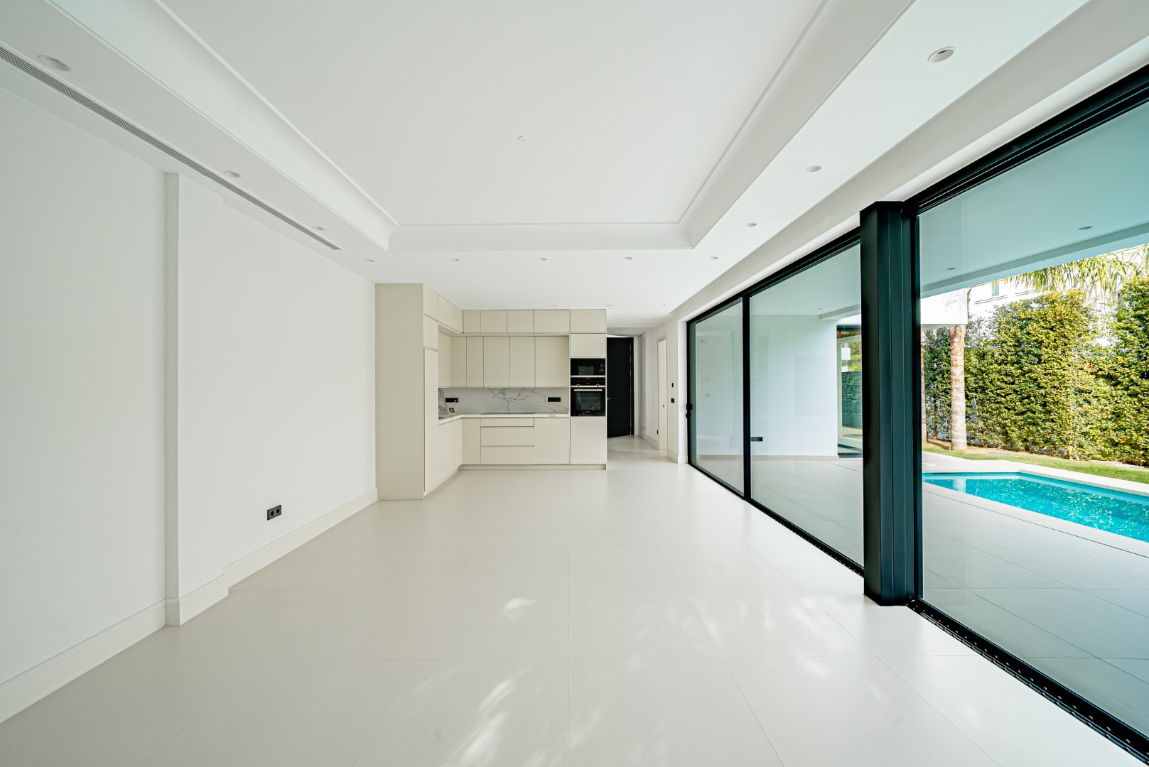 Casa de 4 Dormitorios y 5 Baños en venta en Milla de Oro, Marbella