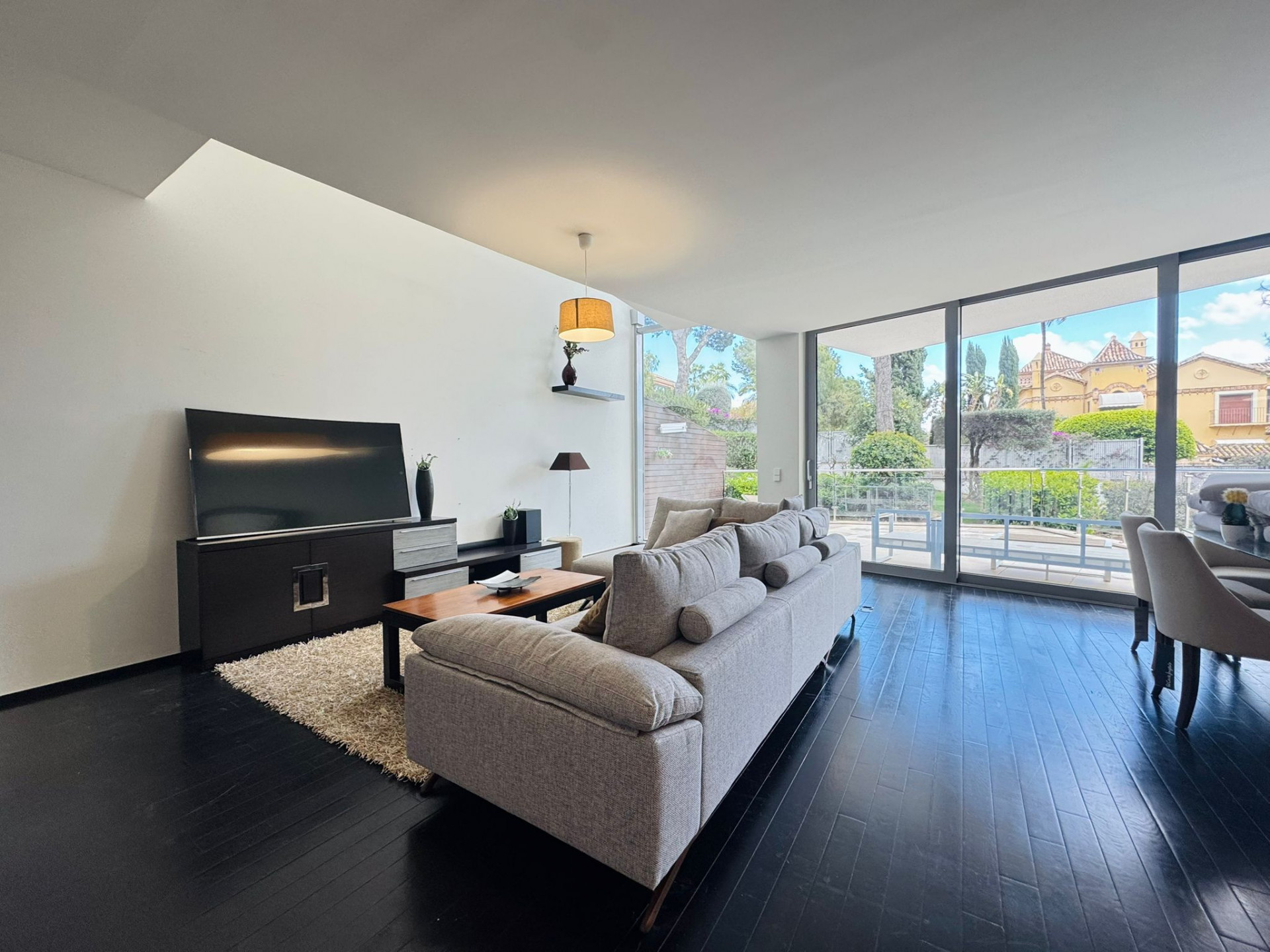 3 спални, 3 бани - Вила под наем в Sierra Blanca, Marbella