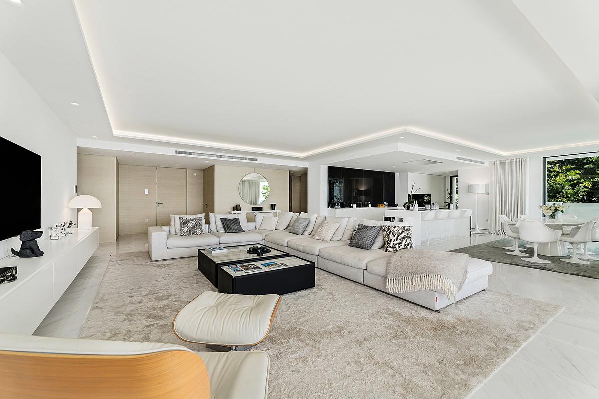 Piso de 4 Dormitorios en venta en Estepona