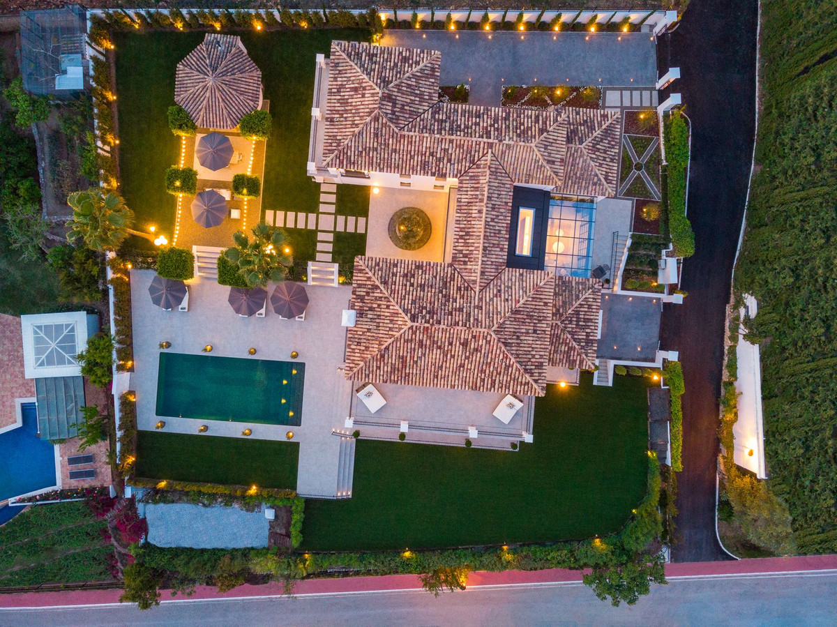 Casa de 6 Dormitorios en venta en Sierra Blanca, Marbella