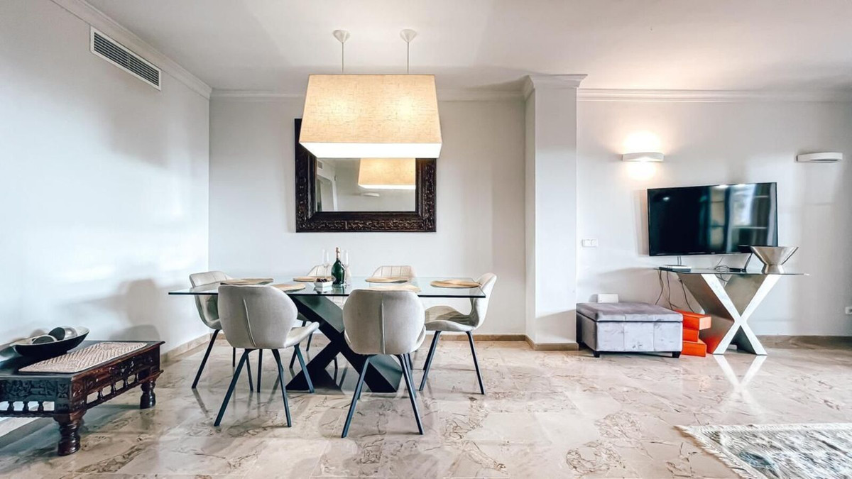 3 Bed - Apartment for Sale in Nueva Andalucia, Marbella