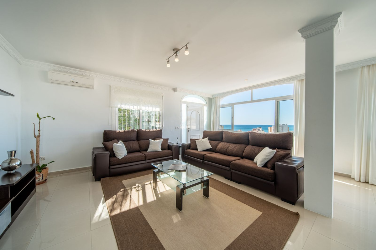 Casa de 4 Dormitorios y 3 Baños en venta en Torreblanca del Sol, Fuengirola