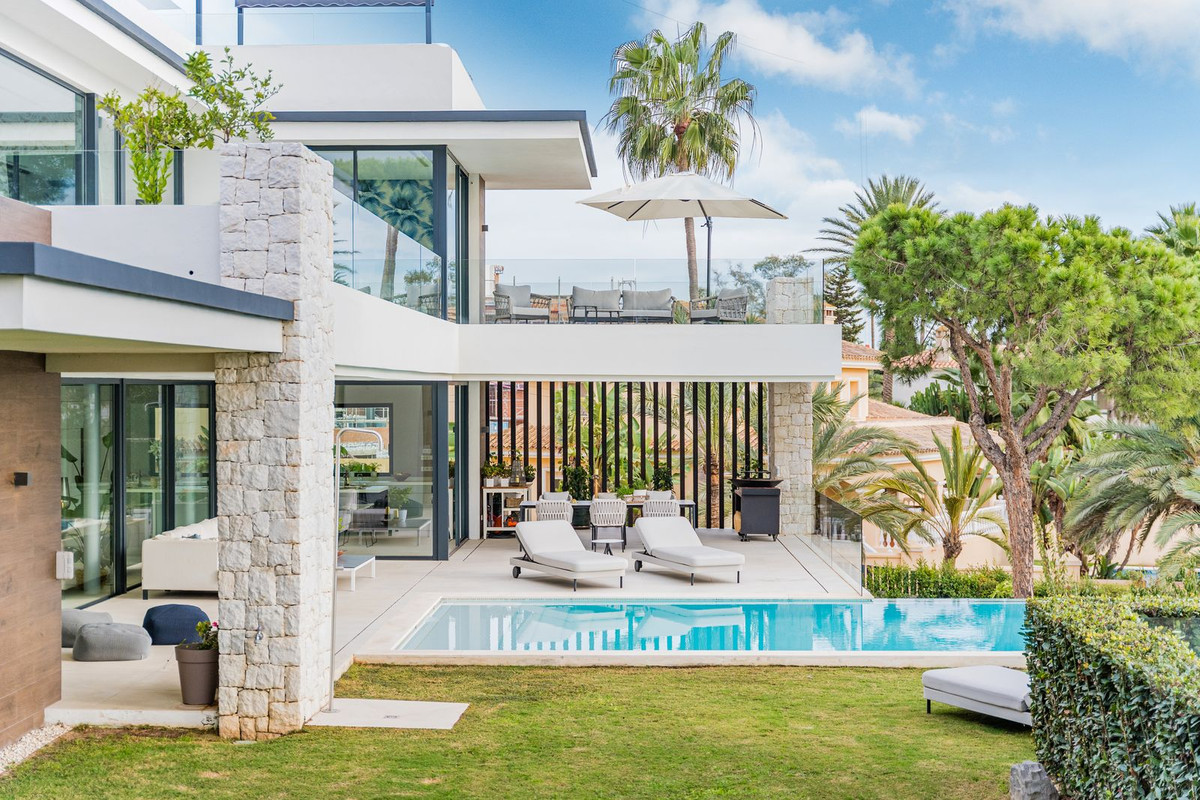 6 кровать 7 ванна Вилла для продажи в Marbesa, Marbella