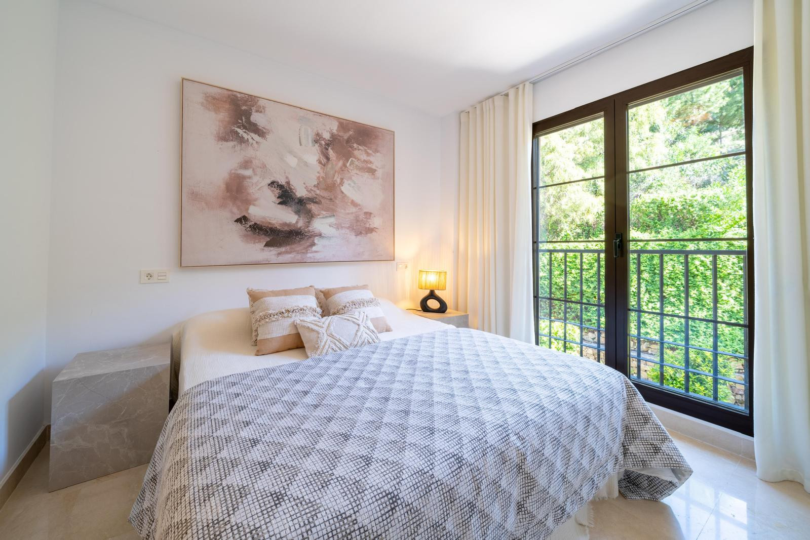 Piso de 3 Dormitorios en venta en Nueva Milla de Oro, Estepona