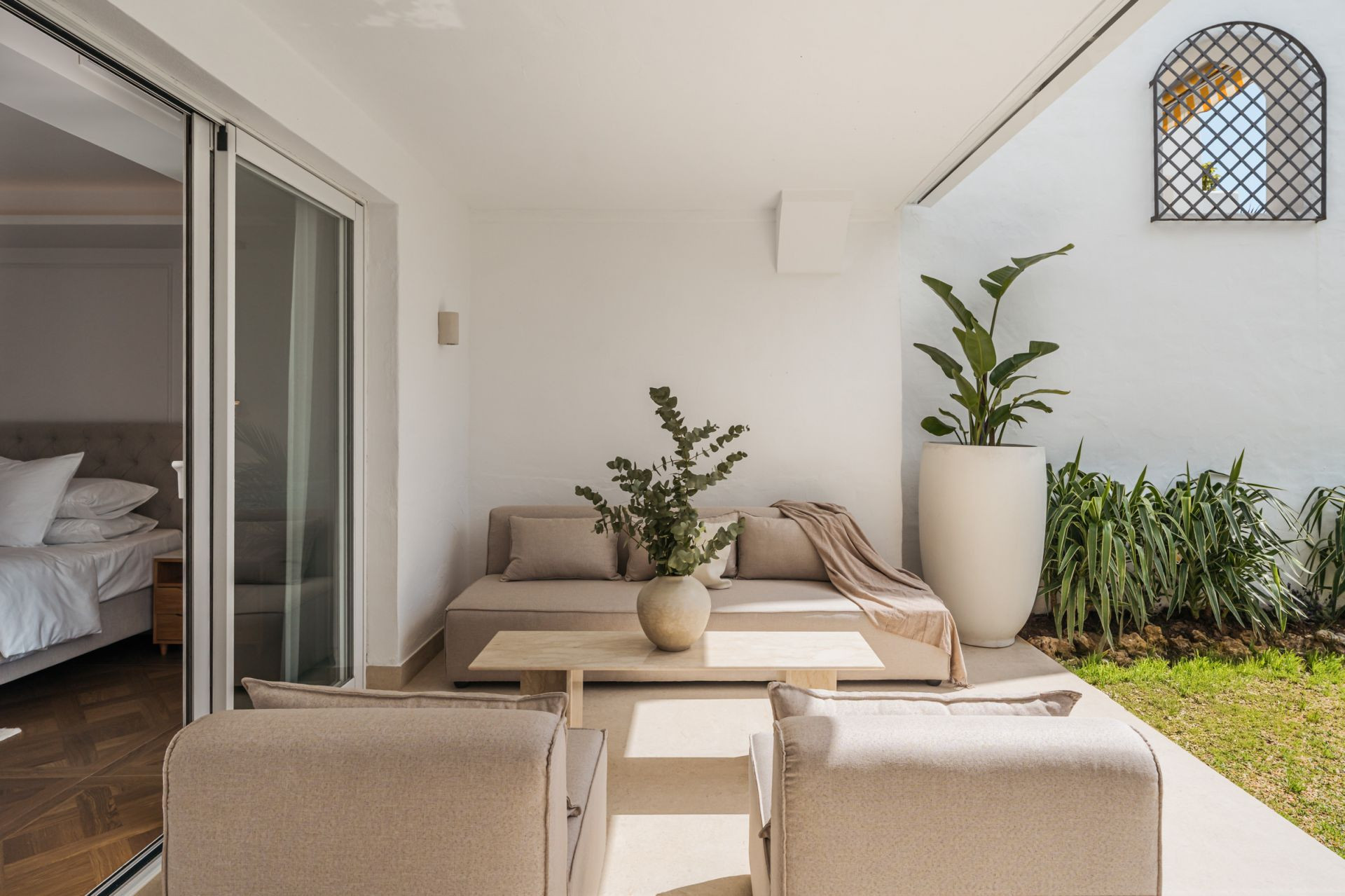 Piso de 3 Dormitorios y 2 Baños en venta en Milla de Oro, Marbella