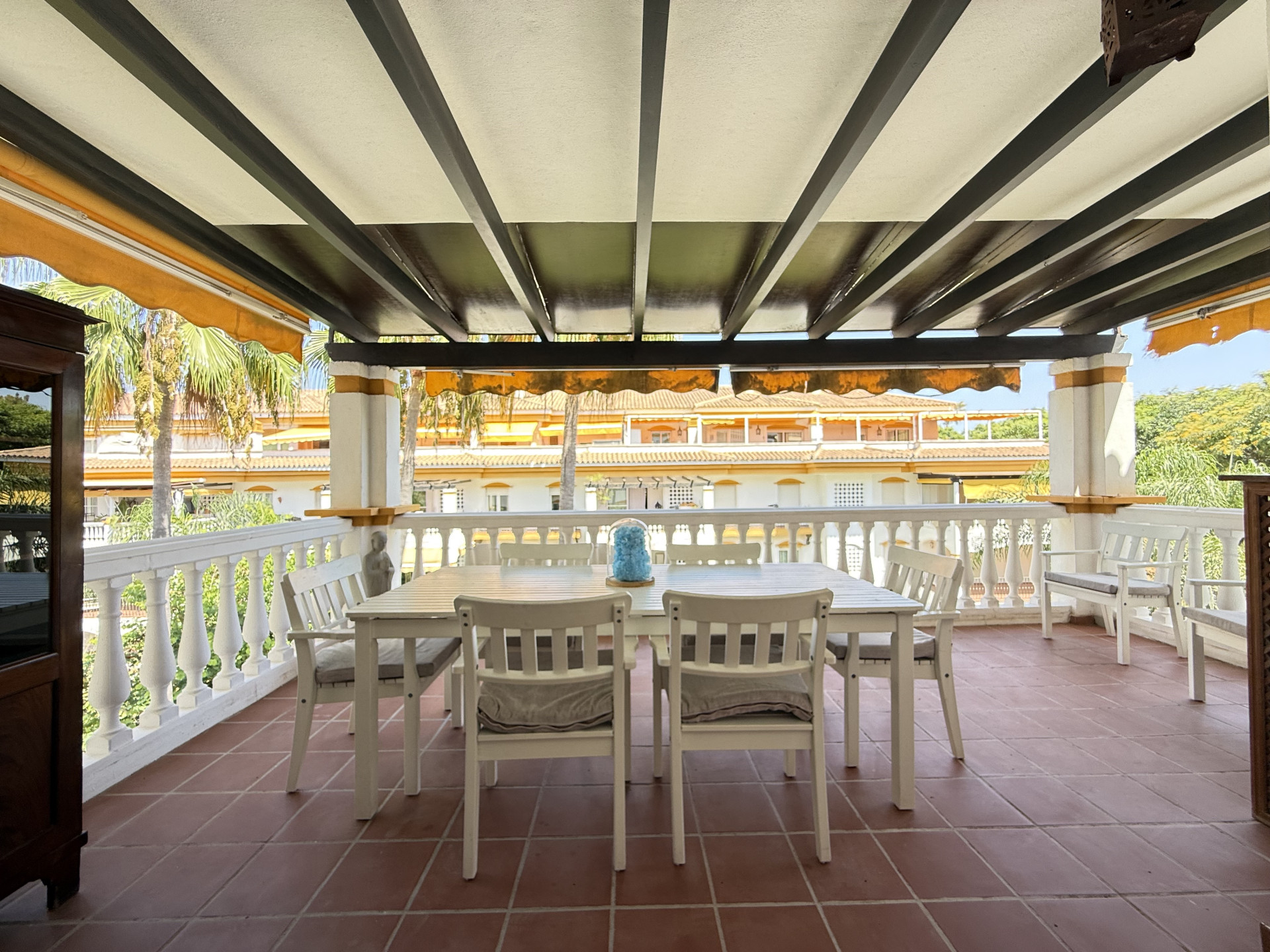 Piso de 3 Dormitorios y 2 Baños en venta en Nueva Andalucía, Marbella