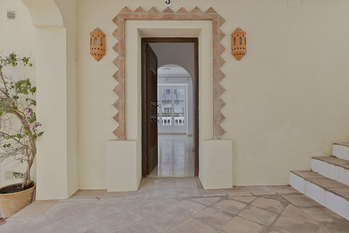 Casa Adosada de 3 Dormitorios y 2 Baños en venta en Benahavís