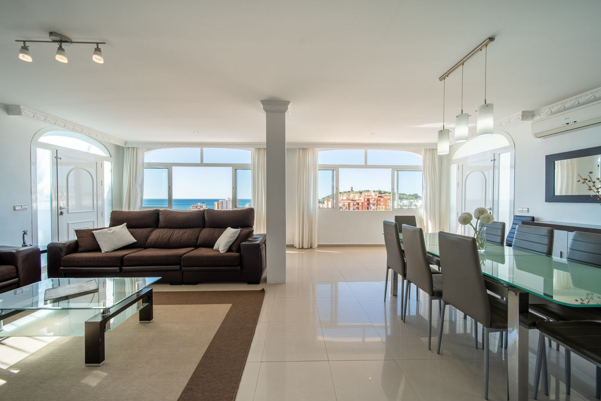 Casa de 4 Dormitorios y 3 Baños en venta en Torreblanca del Sol, Fuengirola