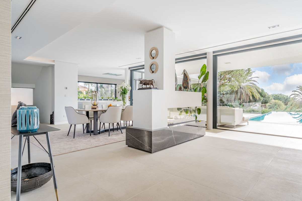 6 кровать 7 ванна Вилла для продажи в Marbesa, Marbella