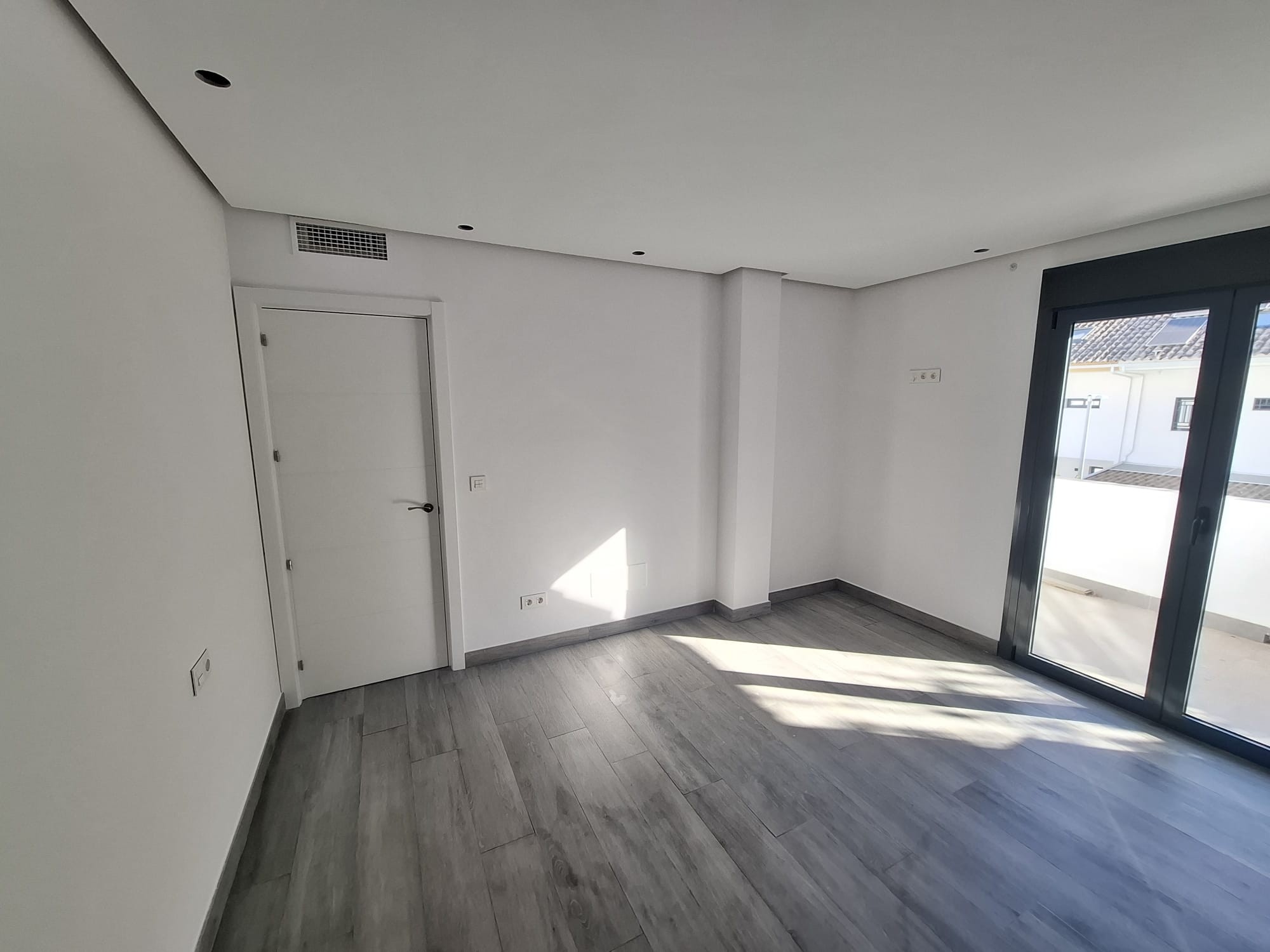 Casa Adosada de 4 Dormitorios y 3 Baños en venta en San Pedro de Alcántara