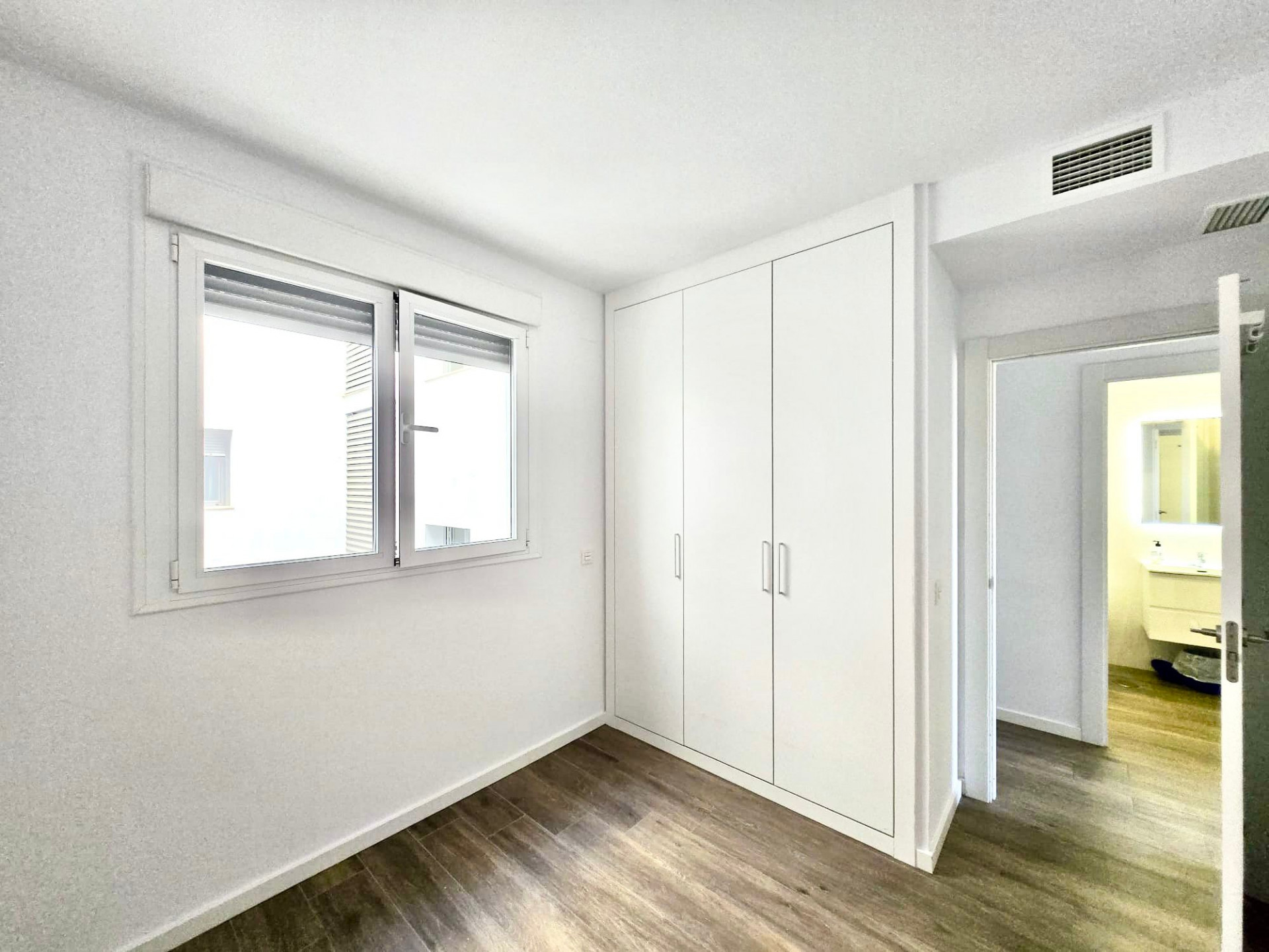 Piso de 3 Dormitorios y 2 Baños en alquiler en Nueva Andalucía, Marbella
