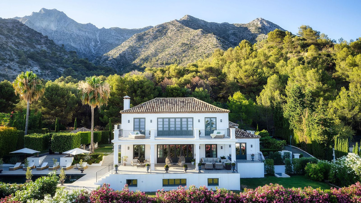 Casa de 6 Dormitorios en venta en Sierra Blanca, Marbella