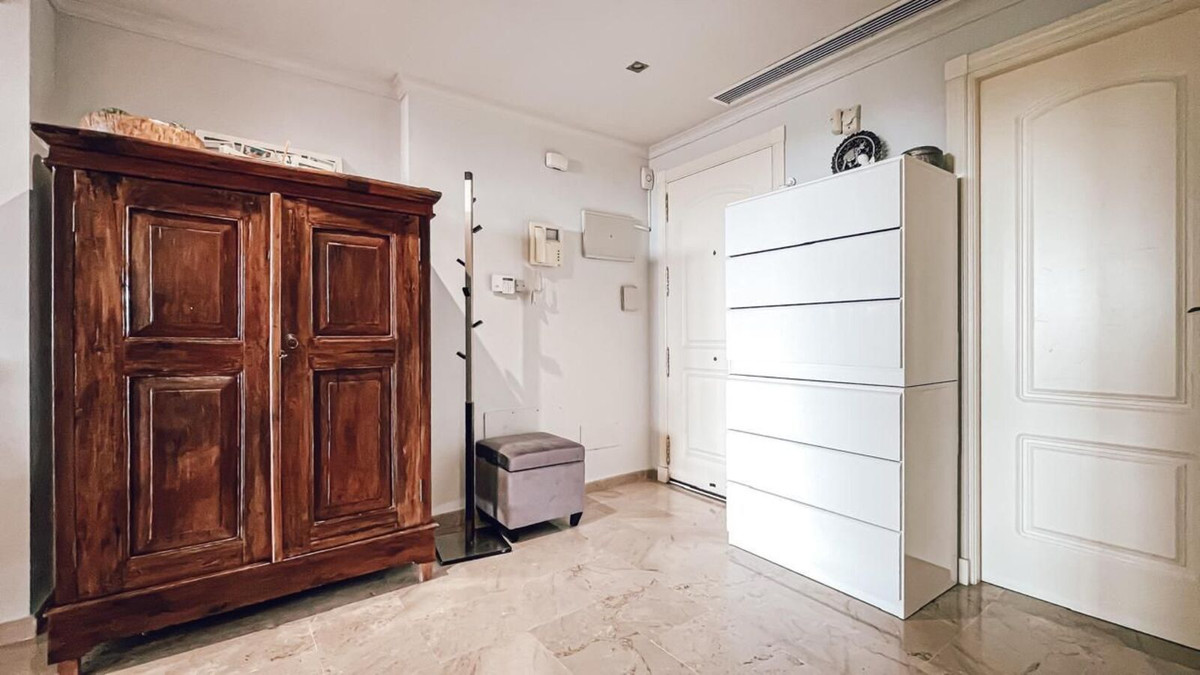 3 Bed - Apartment for Sale in Nueva Andalucia, Marbella