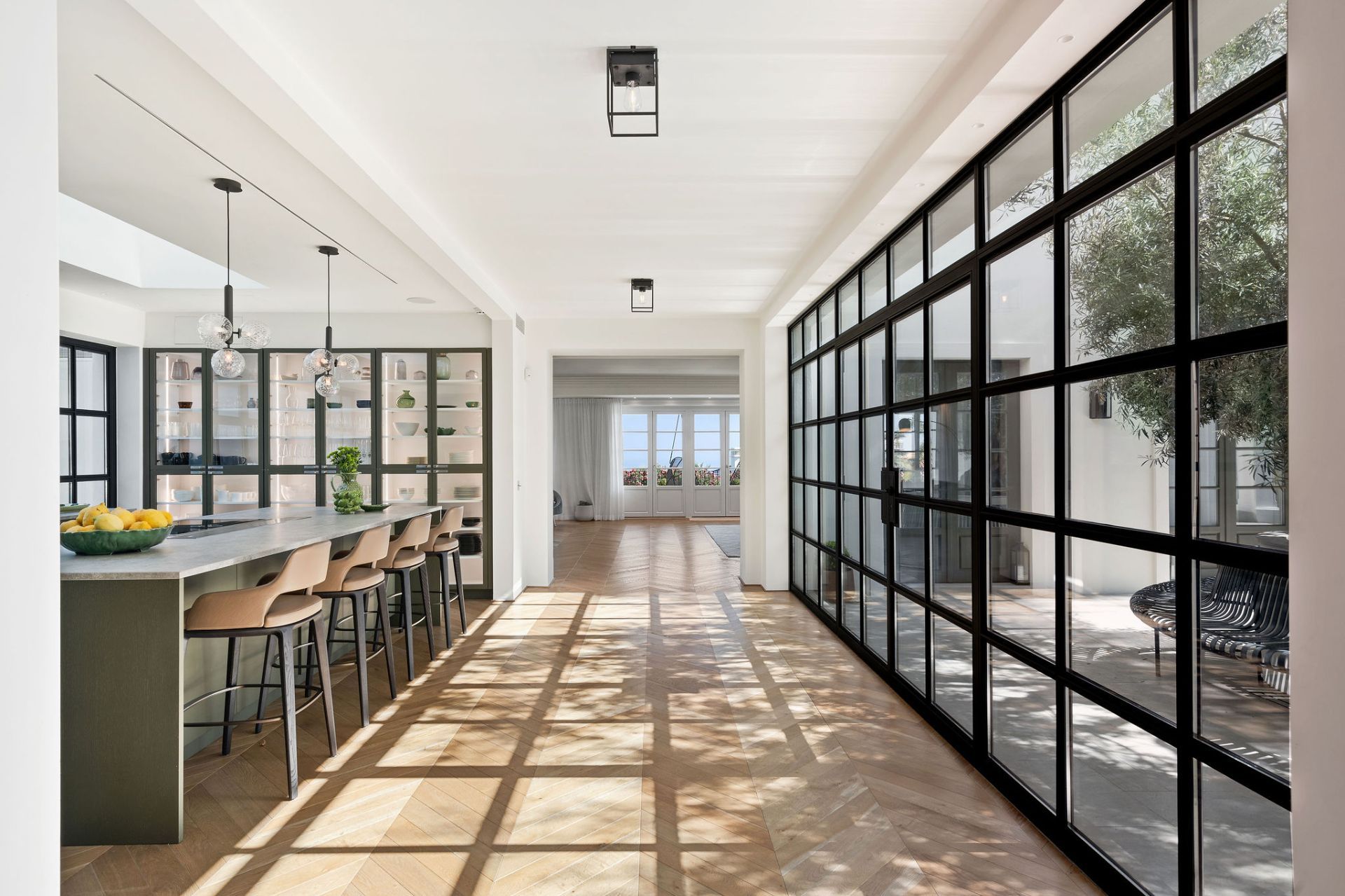 Casa de 6 Dormitorios y 7 Baños en venta en Milla de Oro, Marbella
