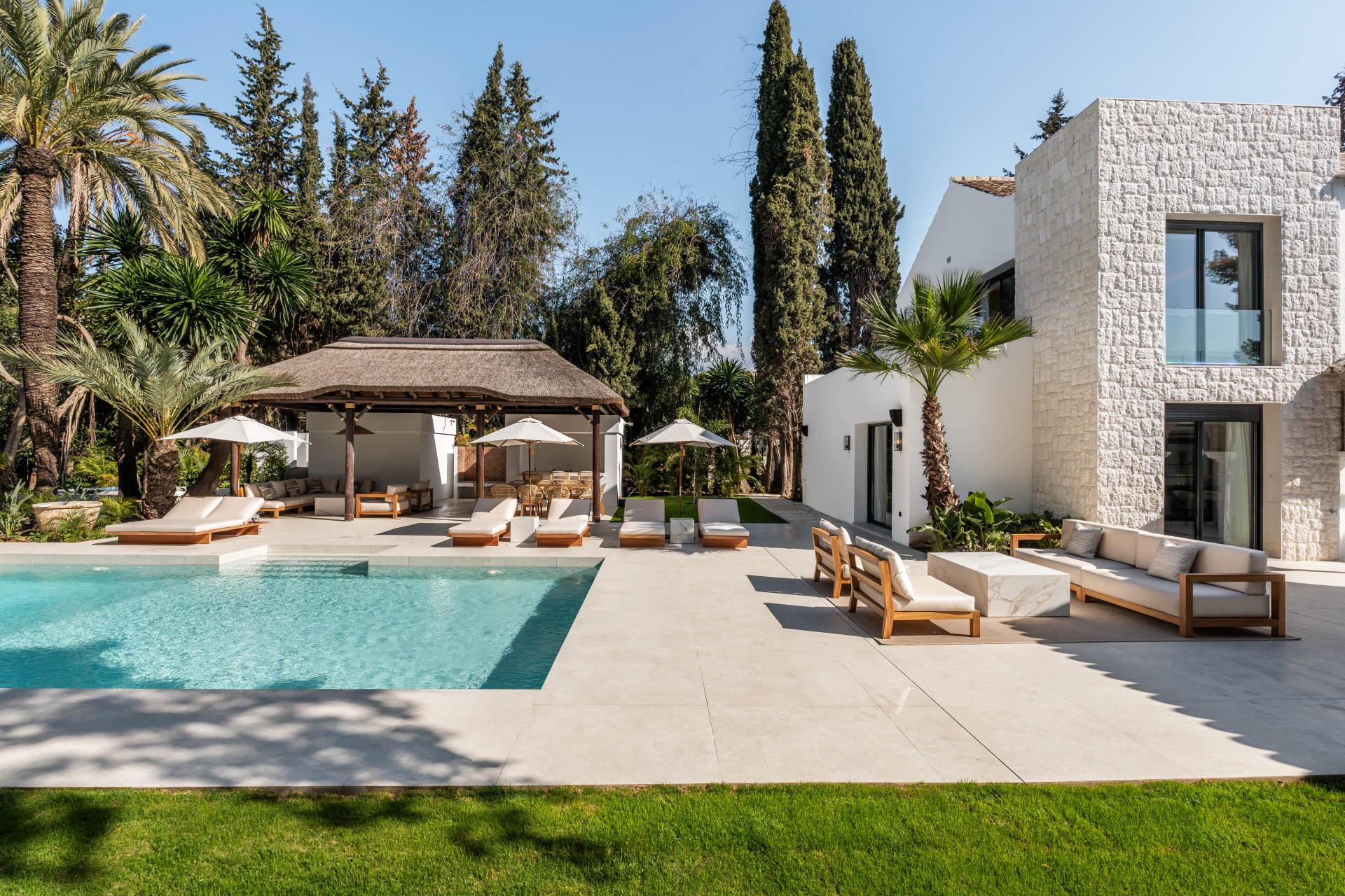 Casa de 5 Dormitorios en venta en Nueva Andalucía