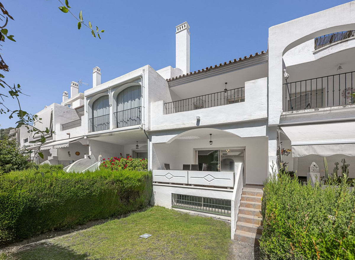4 кровать 5 ванна Таунхаус для продажи в Nueva Andalucia, Marbella