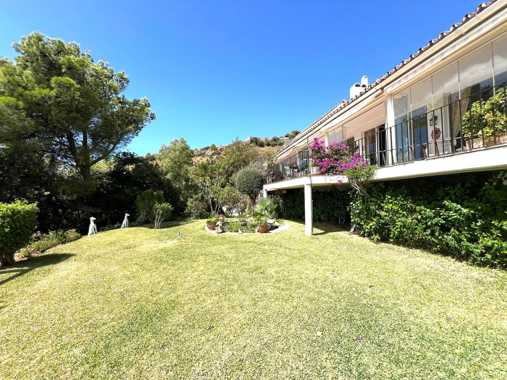 Finca de 7 Dormitorios y 5 Baños en venta en Mijas
