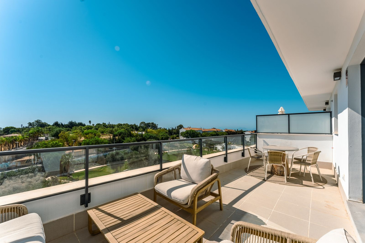 2 Bed - Penthouse for Sale in New Golden Mile, Estepona
