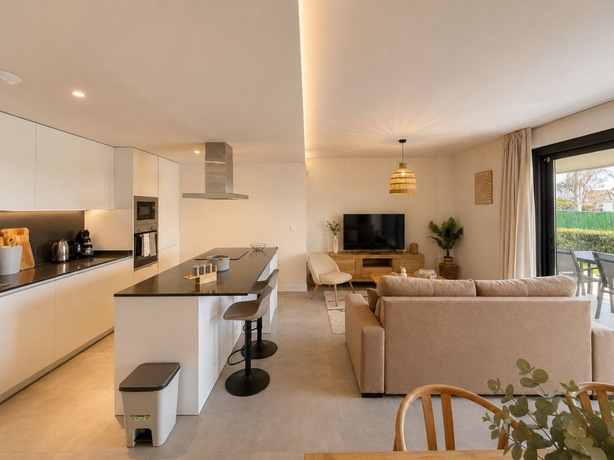 3 Bed, 2 Bath - Apartment for Rent in Estepona
