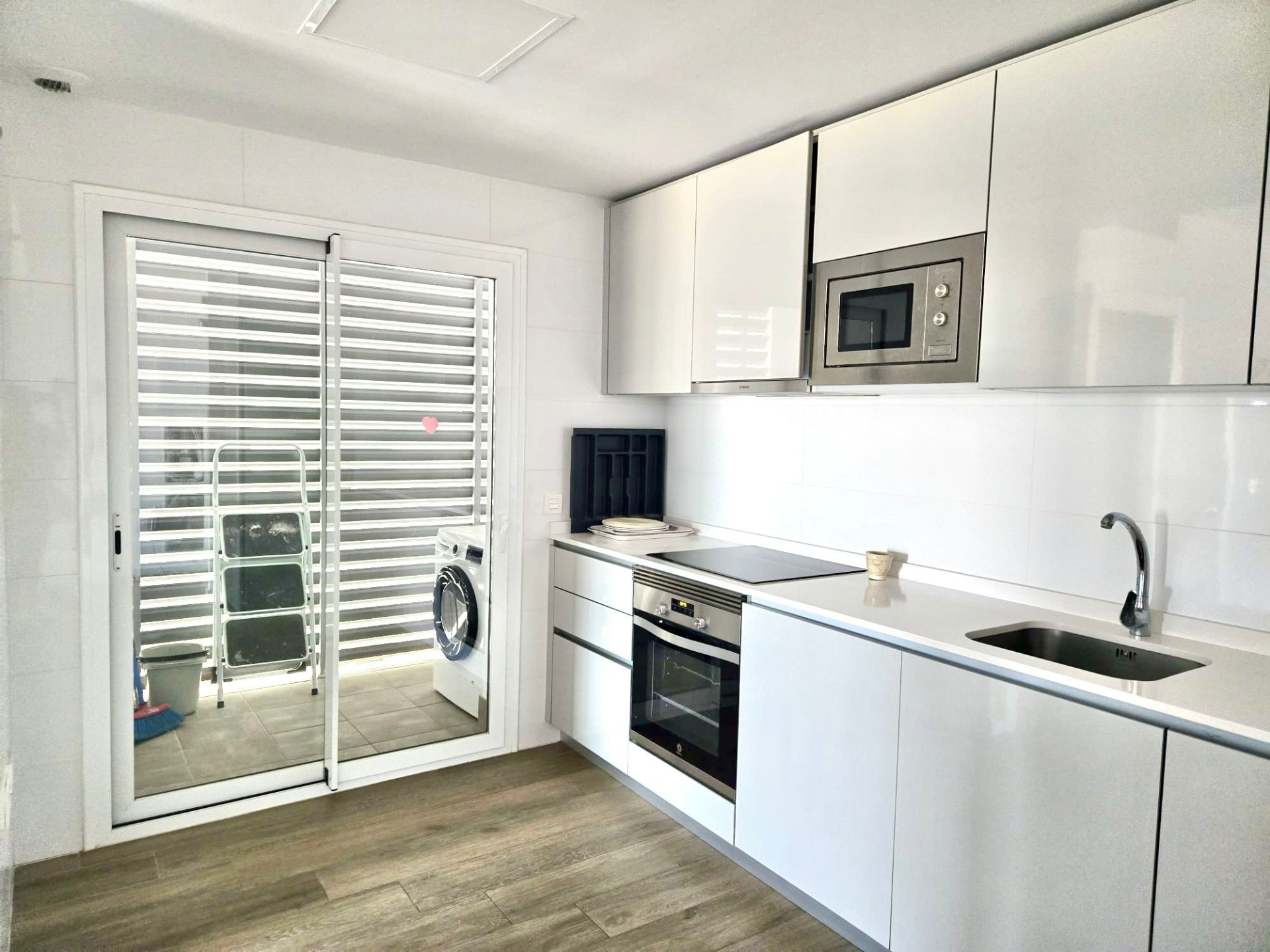 Piso de 3 Dormitorios y 2 Baños en alquiler en Nueva Andalucía, Marbella