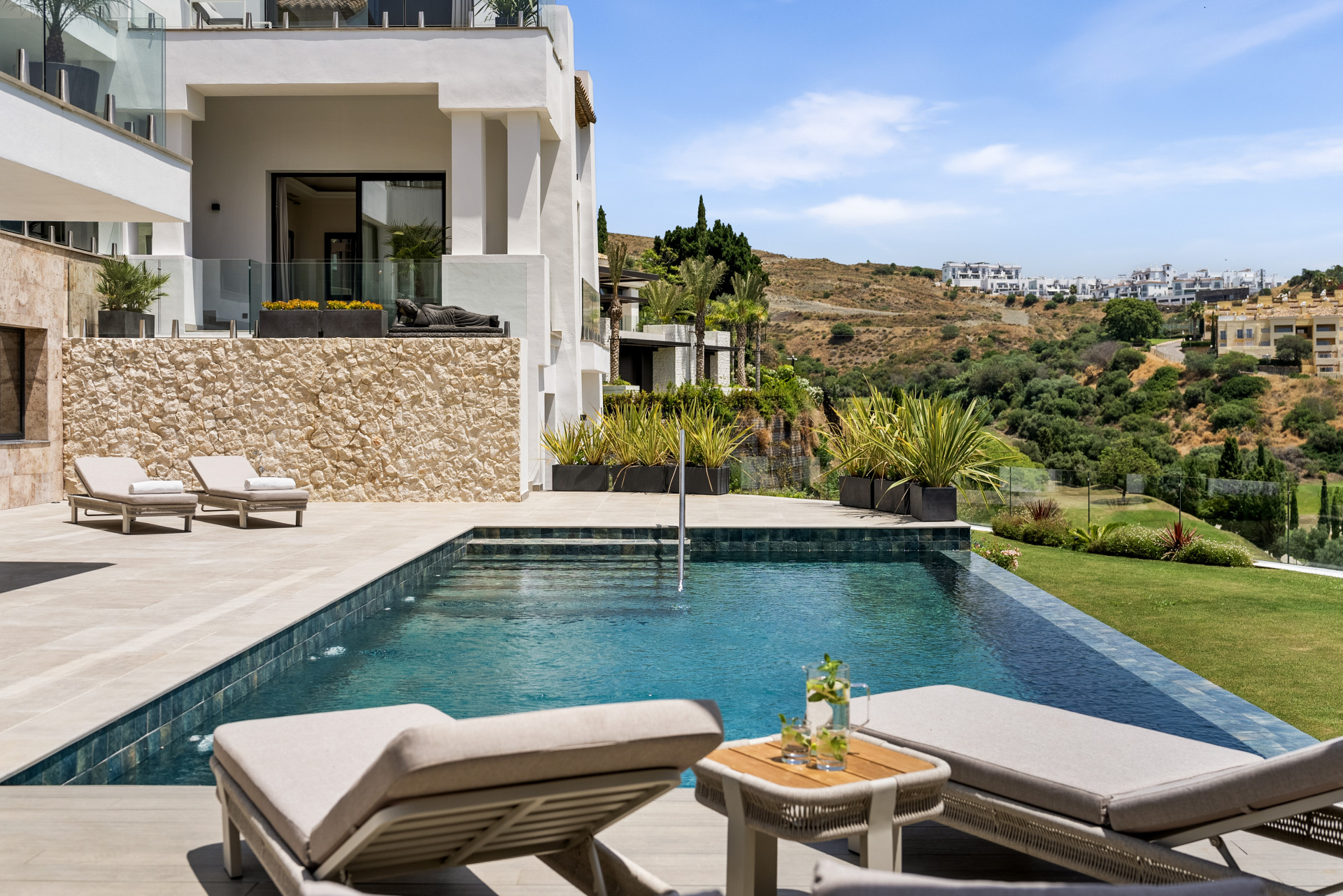 6 спални - Вила за продажба в Los Flamingos, Benahavis