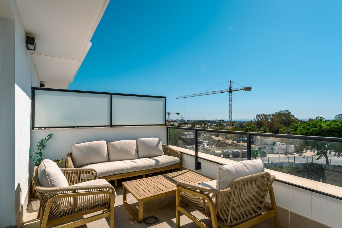 2 Bed - Penthouse for Sale in New Golden Mile, Estepona