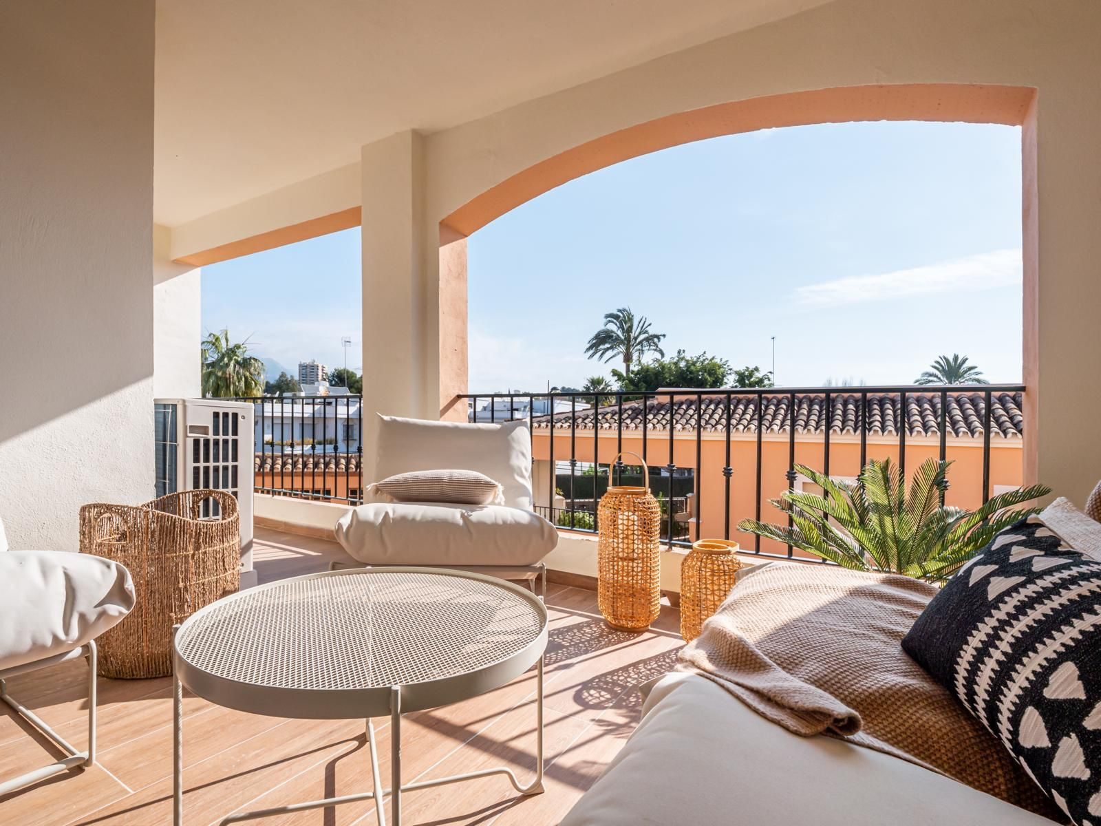 Piso de 3 Dormitorios y 2 Baños en alquiler en Nueva Andalucía, Marbella