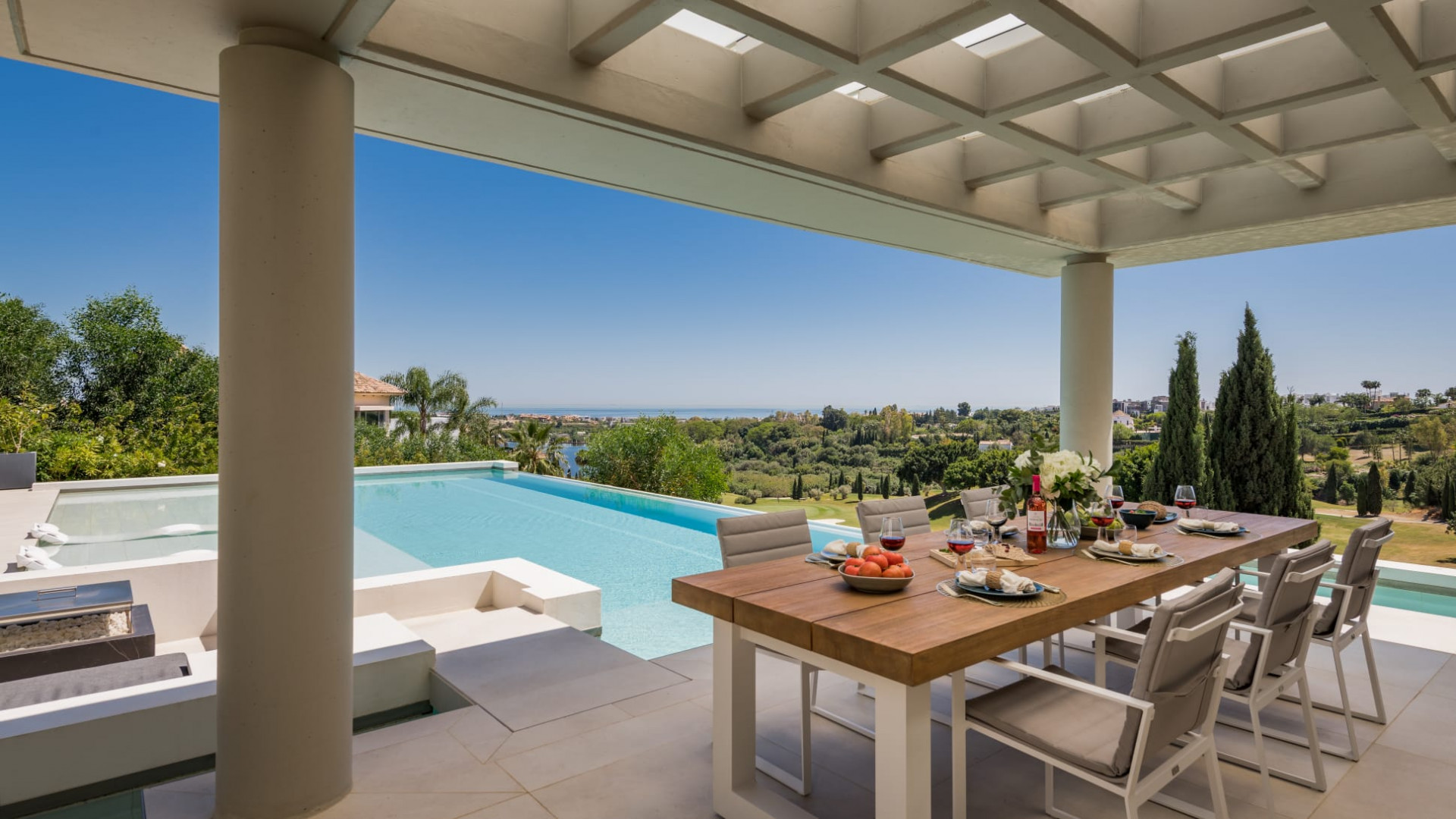 Casa de 5 Dormitorios en venta en Los Flamingos, Benahavís