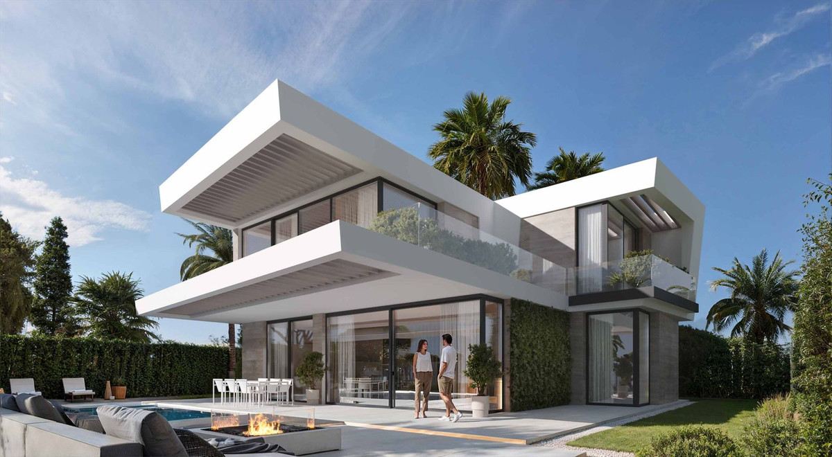 Casa de 5 Dormitorios y 4 Baños en venta en Calahonda