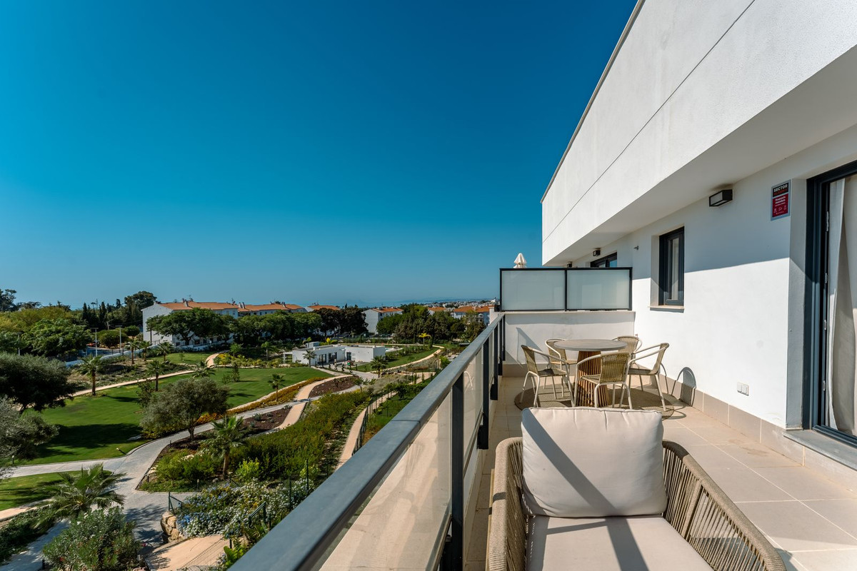 2 Bed - Penthouse for Sale in New Golden Mile, Estepona