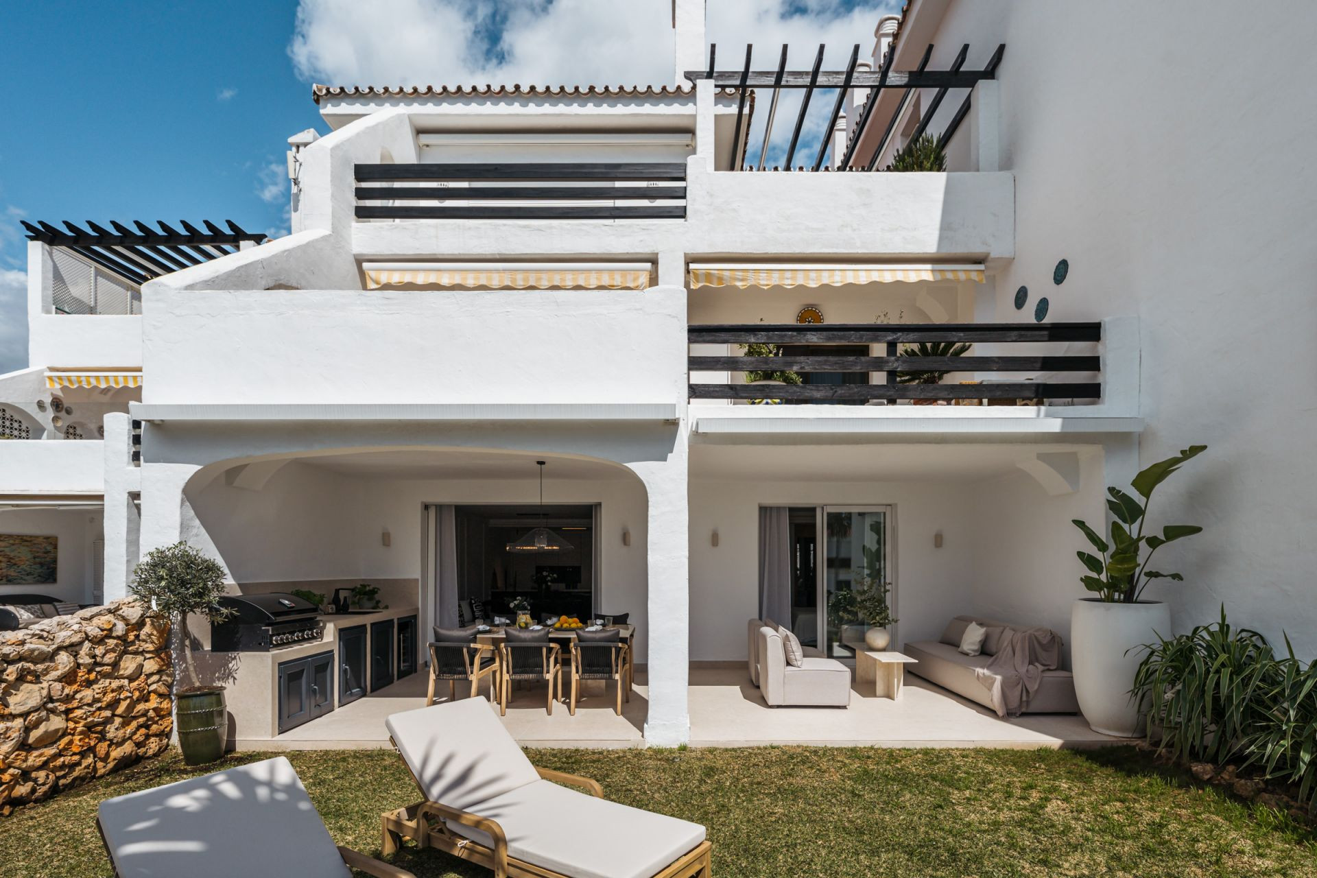 Piso de 3 Dormitorios y 2 Baños en venta en Milla de Oro, Marbella
