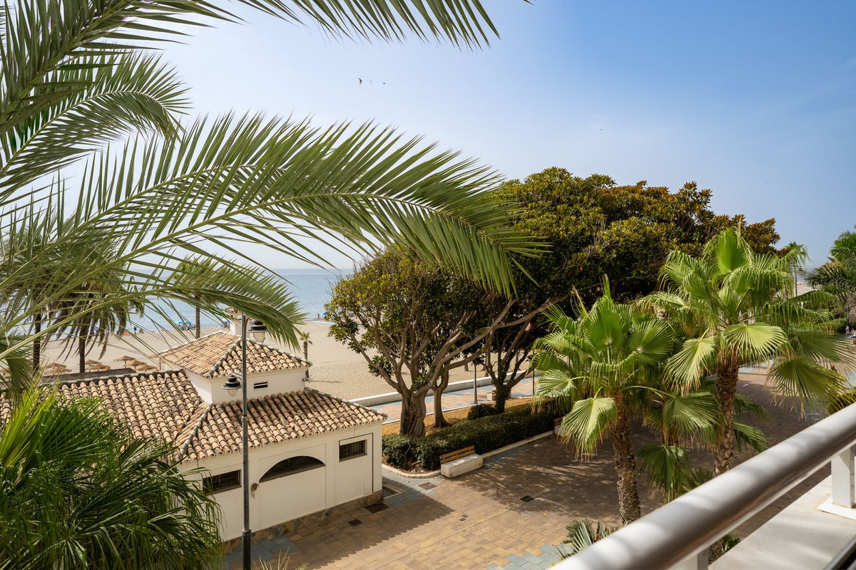 Piso de 3 Dormitorios y 2 Baños en alquiler en Estepona