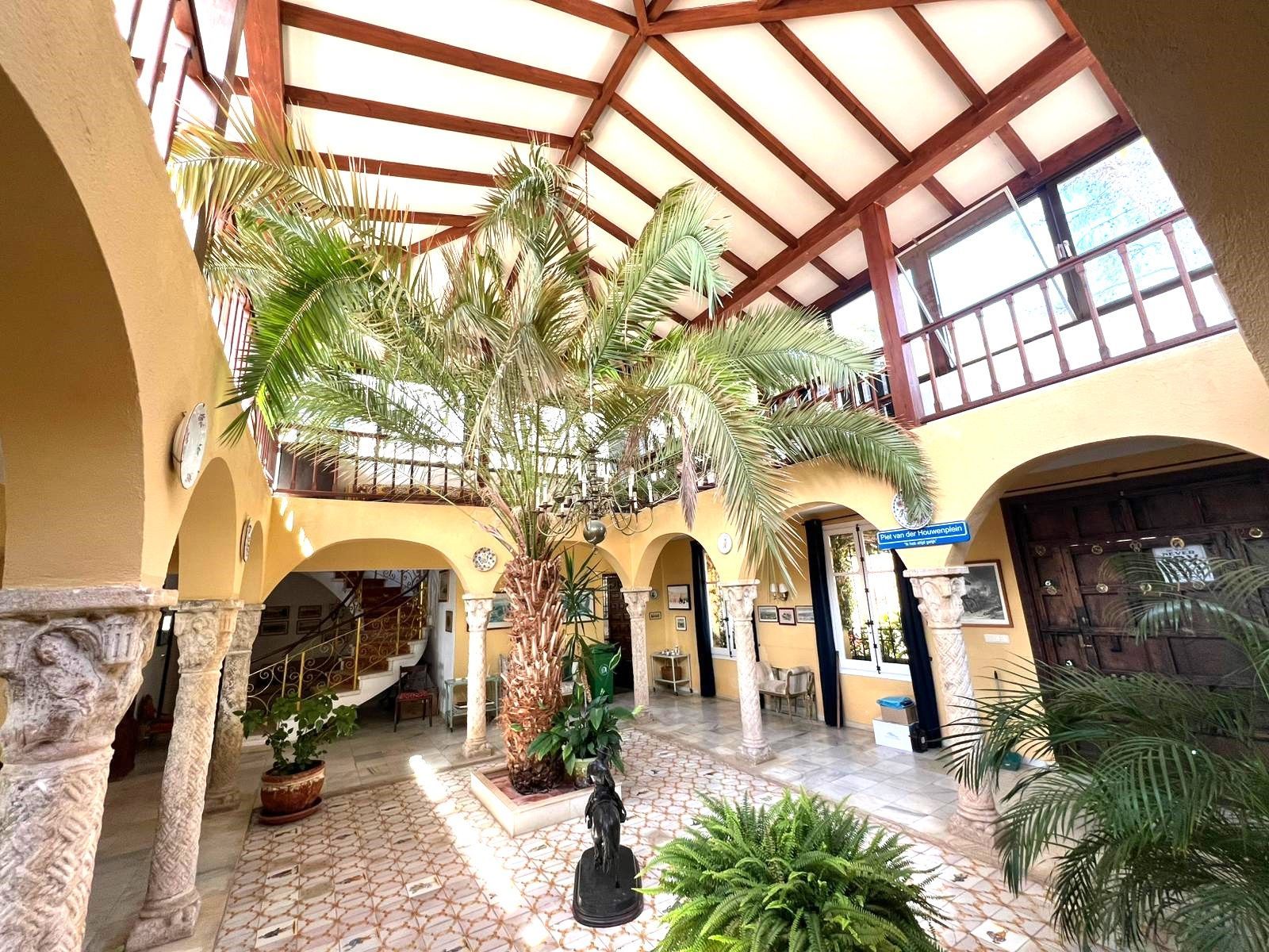 Finca de 7 Dormitorios y 5 Baños en venta en Mijas