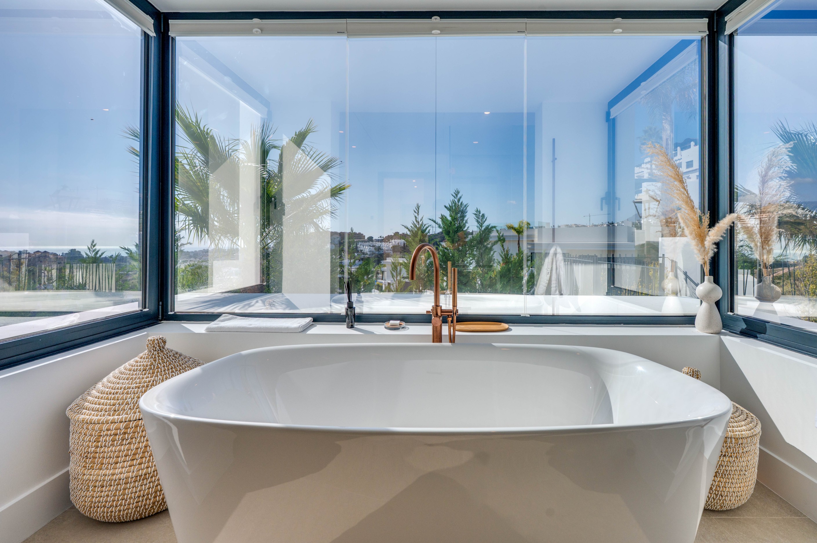Casa de 6 Dormitorios en venta en Estepona