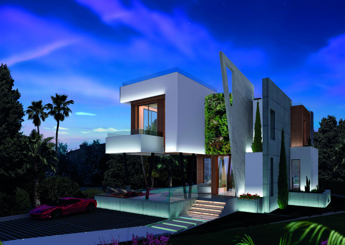 Casa de 5 Dormitorios en venta en Milla de Oro, Marbella