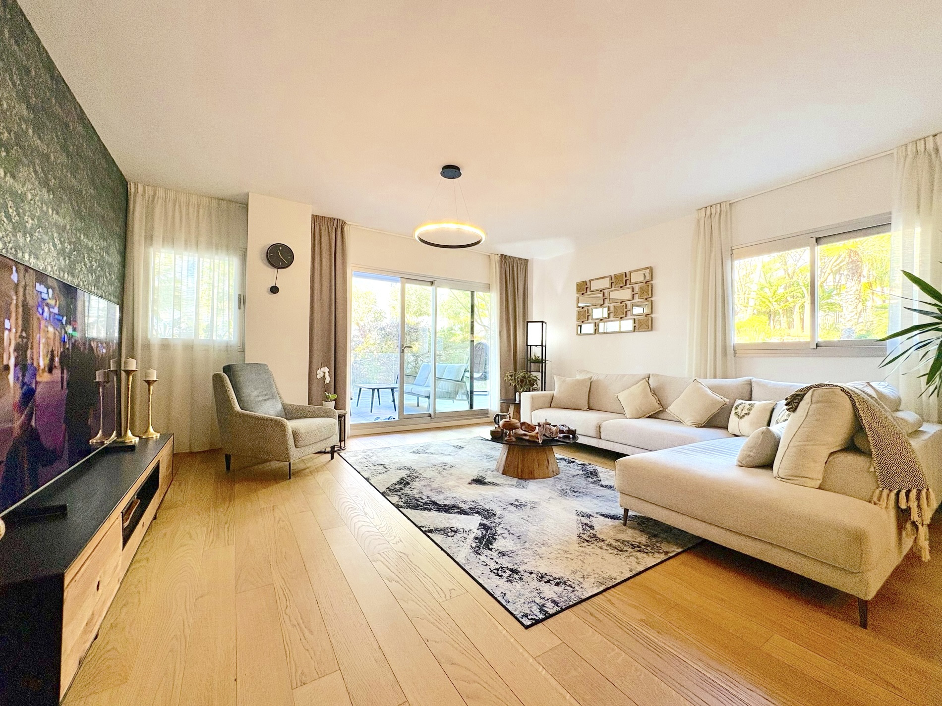 Piso de 2 Dormitorios y 2 Baños en venta en El Faro, Mijas