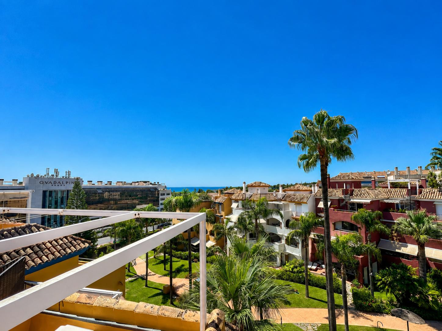 Ático de 3 Dormitorios y 2 Baños en venta en Milla de Oro, Marbella