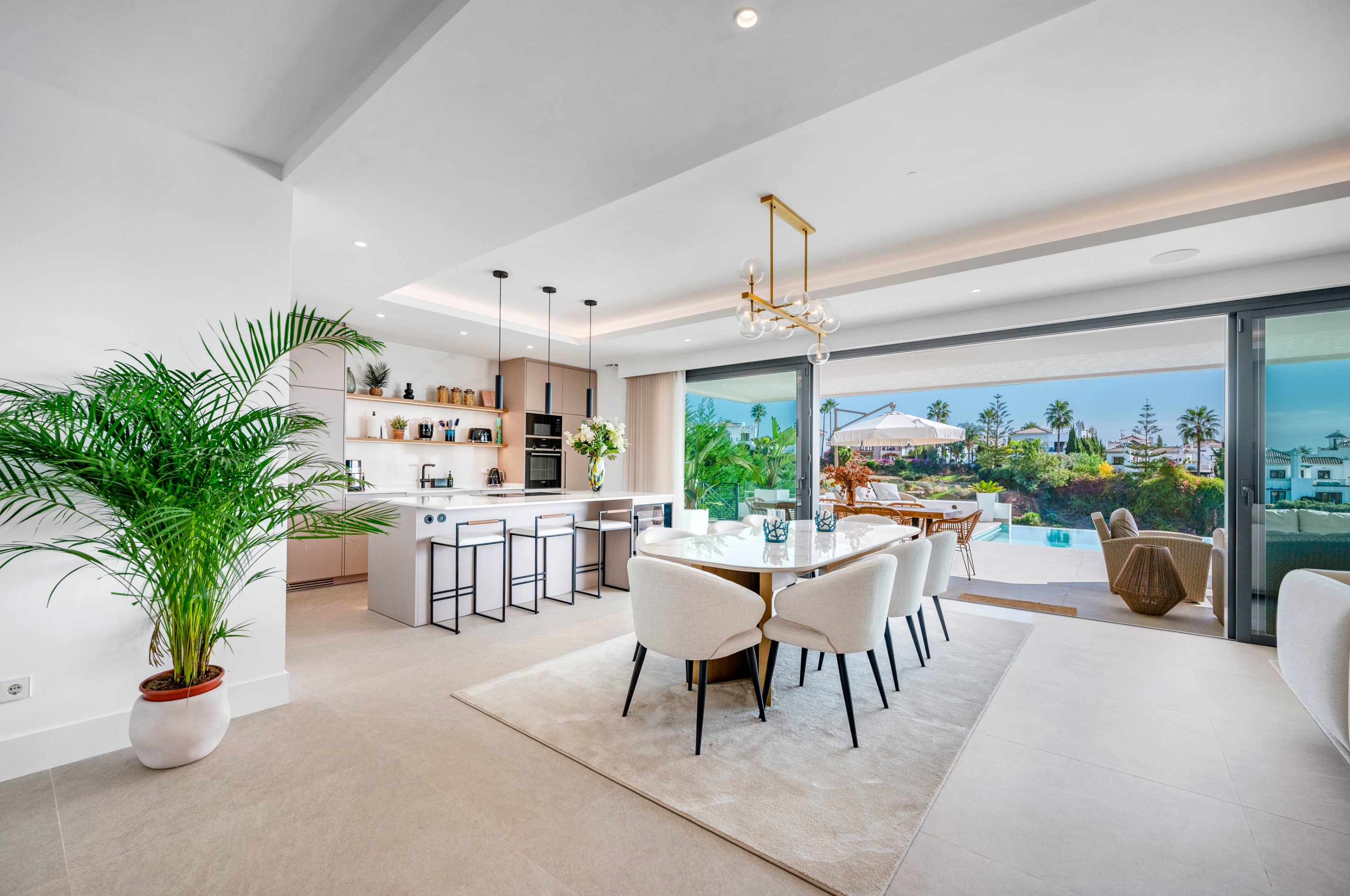 Casa de 6 Dormitorios en venta en Estepona
