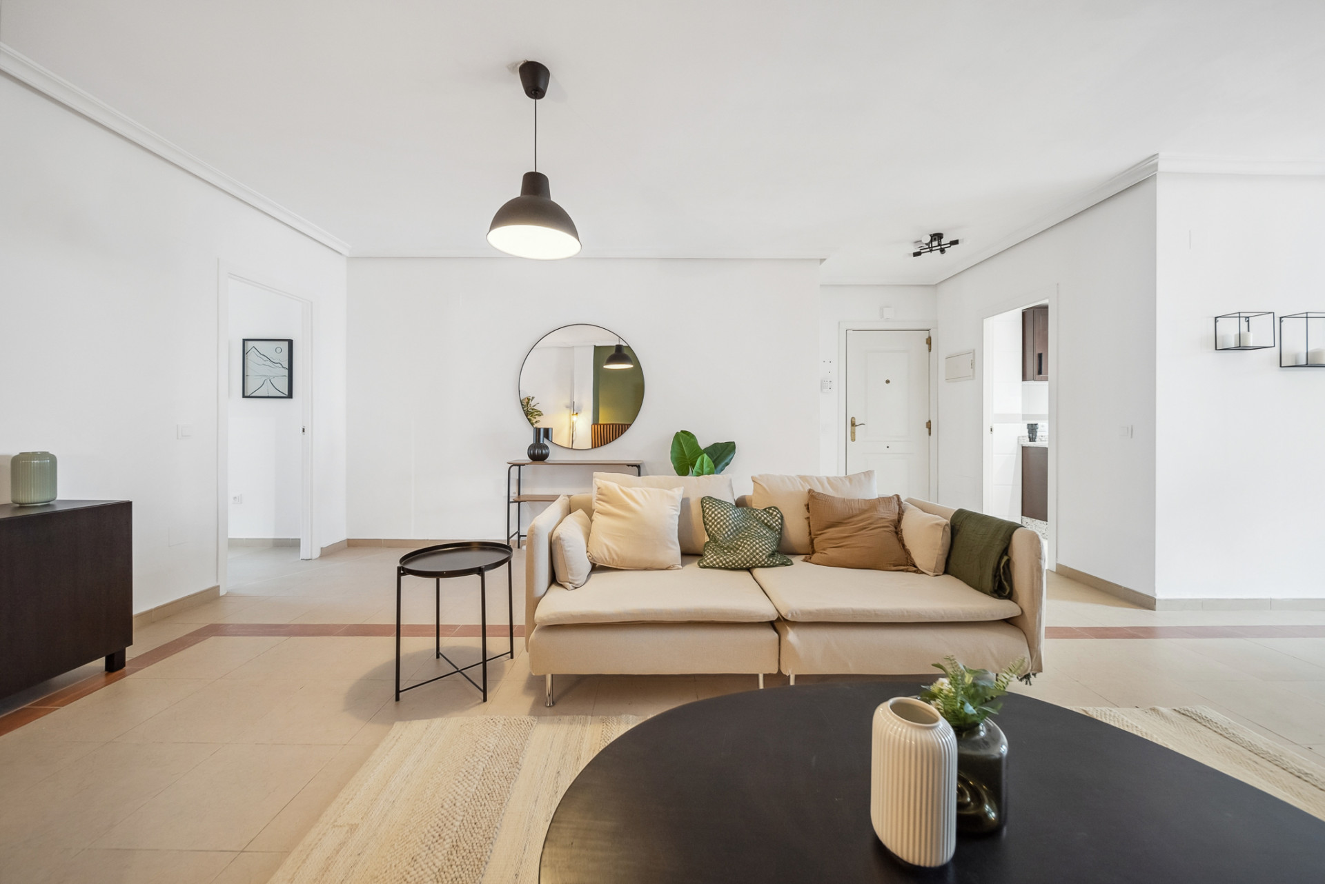 2 Bed, 2 Bath - Apartment for Rent in Nueva Andalucia, Marbella