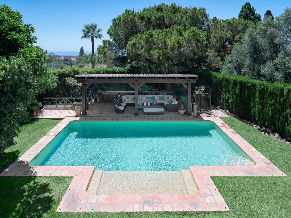 Casa de 5 Dormitorios y 4 Baños en venta en Marbella