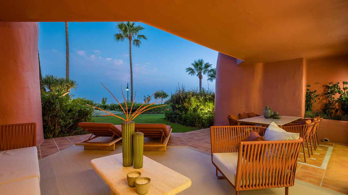 Piso de 3 Dormitorios y 2 Baños en venta en Estepona