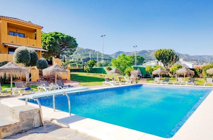 Casa de 9 Dormitorios y 6 Baños en alquiler vacacional en Málaga