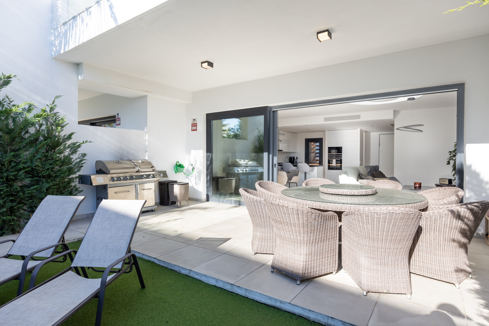 Casa Adosada de 3 Dormitorios en venta en Estepona