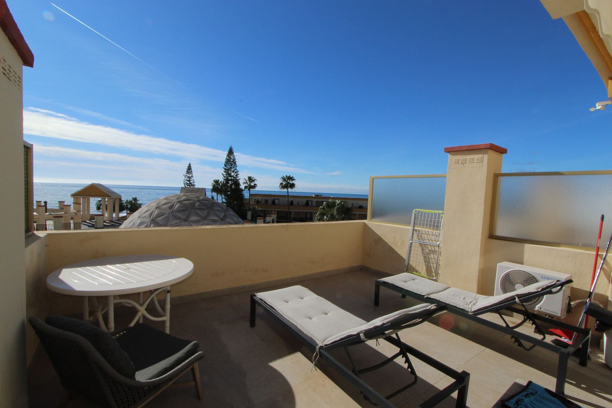 Piso de 1 Dormitorio y 1 Baño en venta en Elviria, Marbella