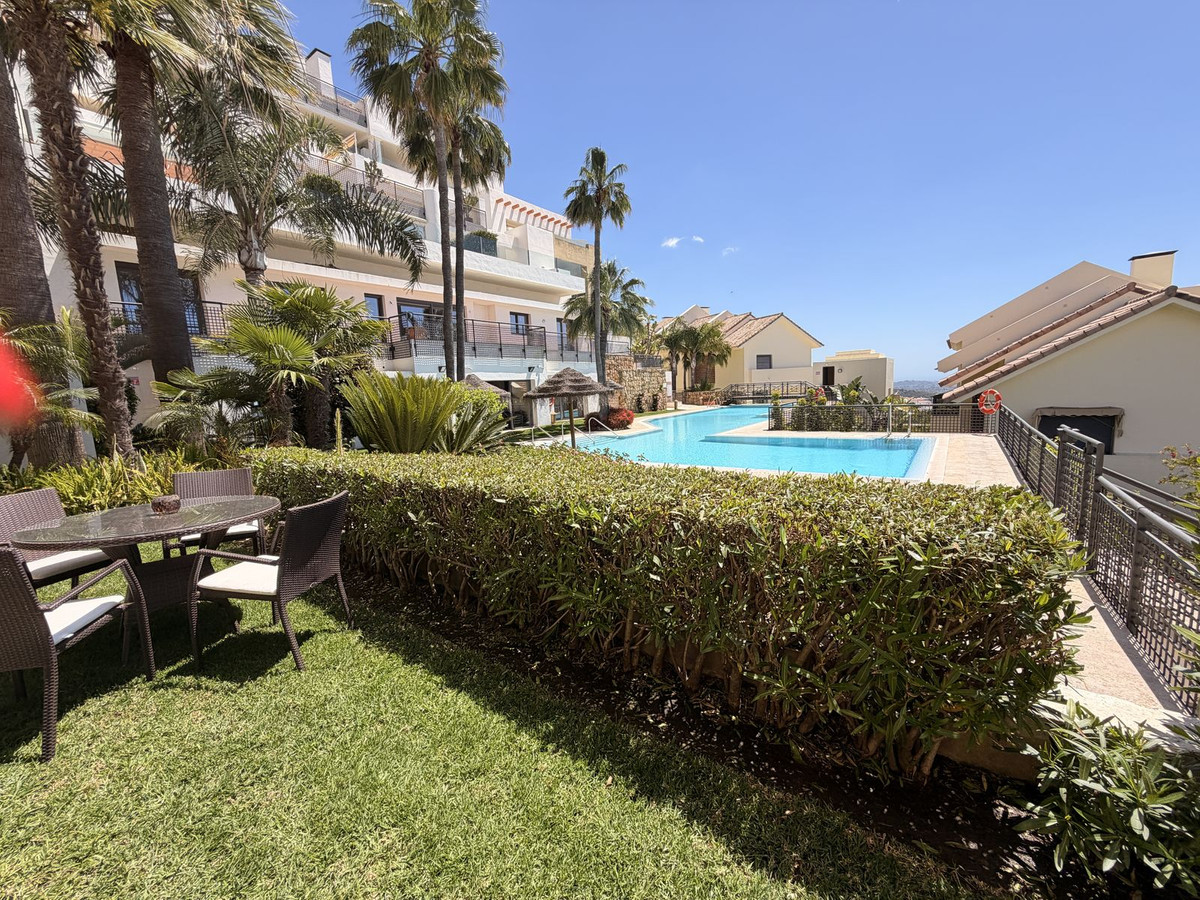 2 спални, 2 бани - Апартамент за продажба в Los Monteros, Marbella