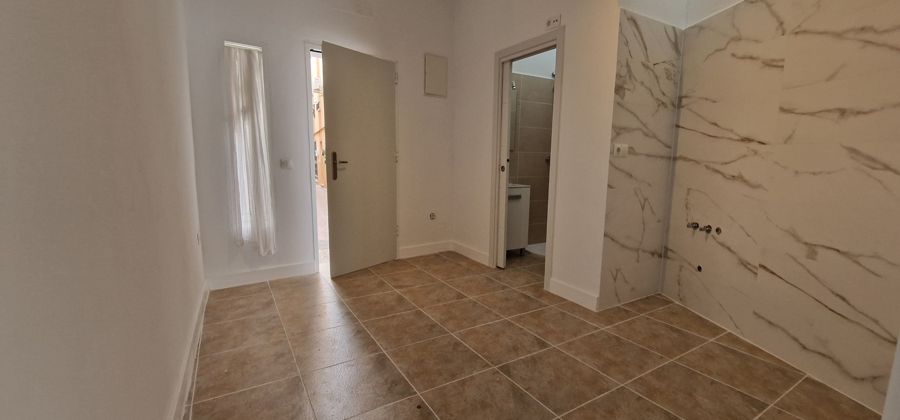 1 Bed, 1 Bath - Townhouse for Sale in Coin