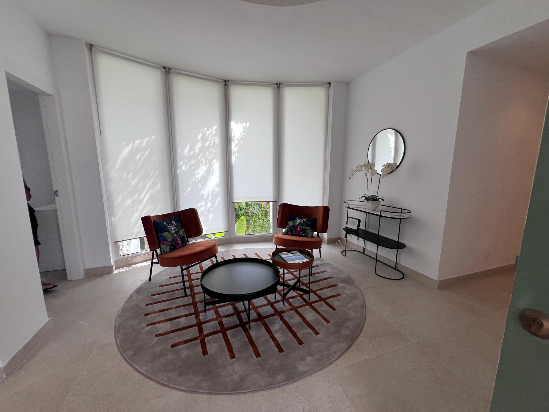 Casa de 4 Dormitorios y 3 Baños en alquiler en Las Chapas, Marbella