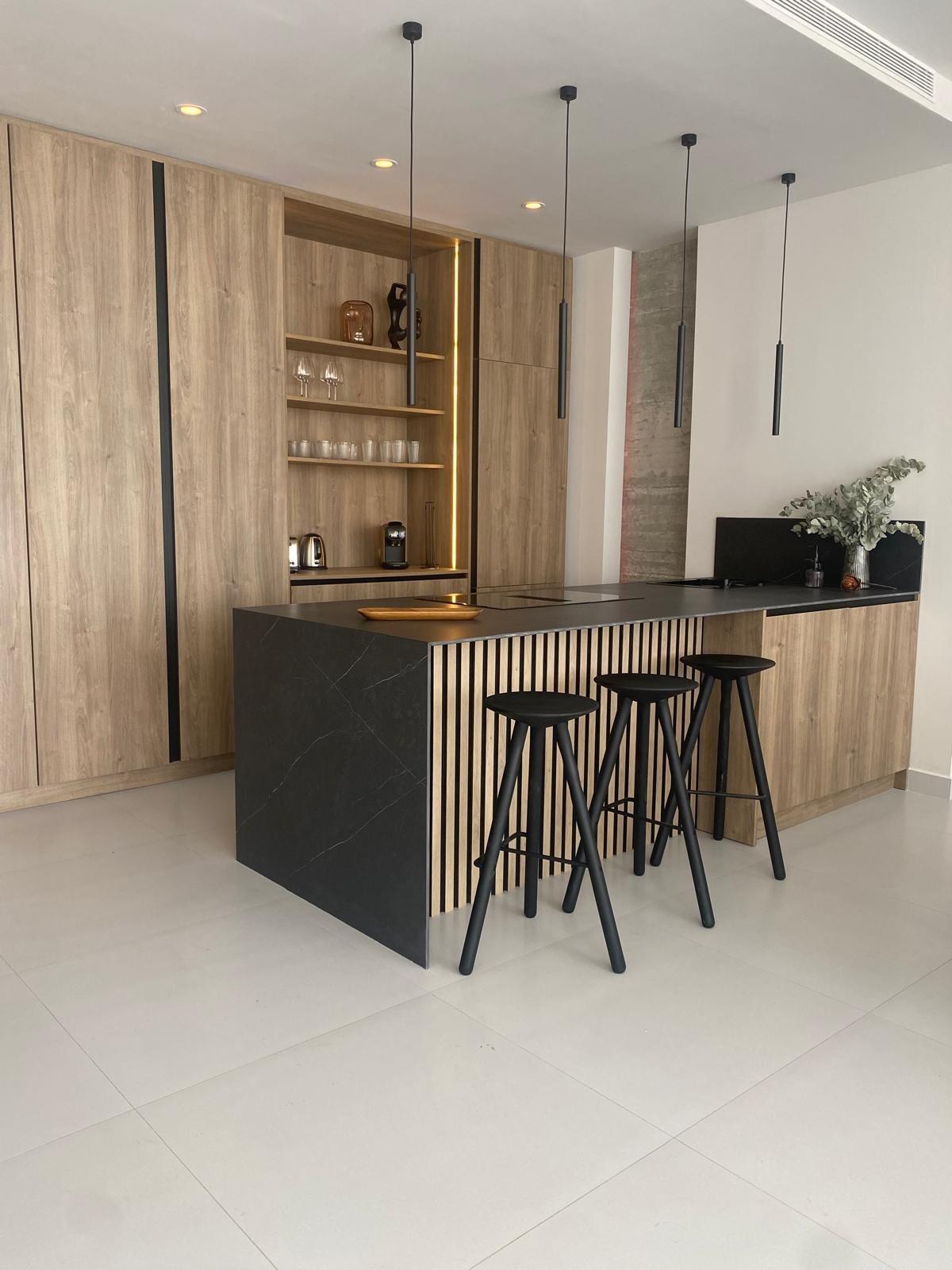 Casa de 5 Dormitorios en venta en Cerros del Aguila, Mijas